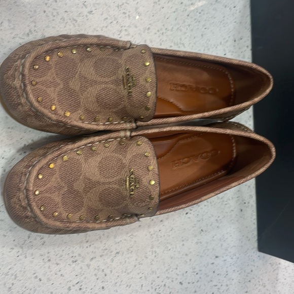 Coach McKenna STD DRV CC loafers. Size 5.5B, Tan and never worn. - Picture 5 of 9